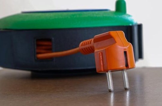 Using a power bank to charge a 20v drill battery